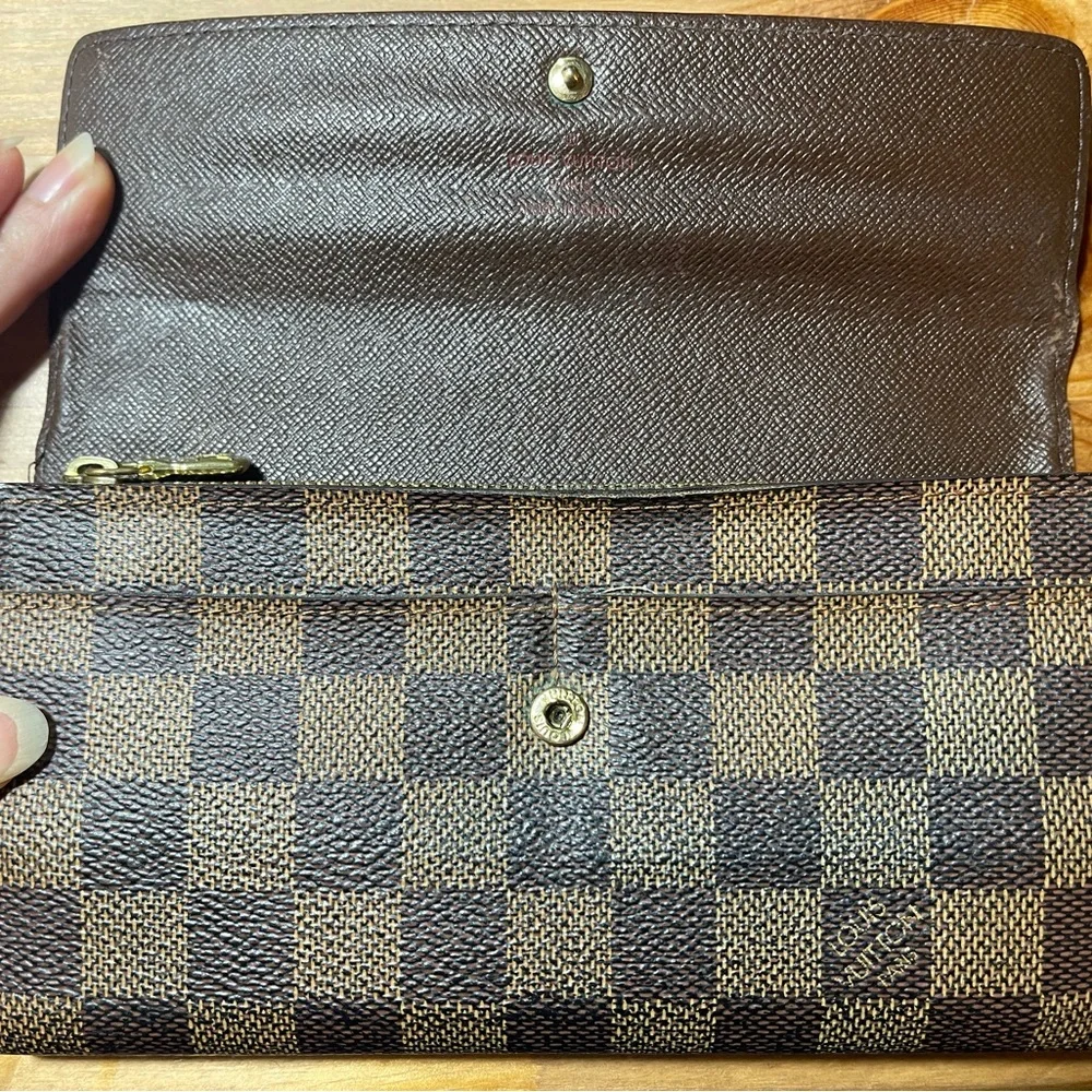 11046 Louis Damier Long Wallet in good condition, Snap not working Easy fix!! - Picture 4 of 16